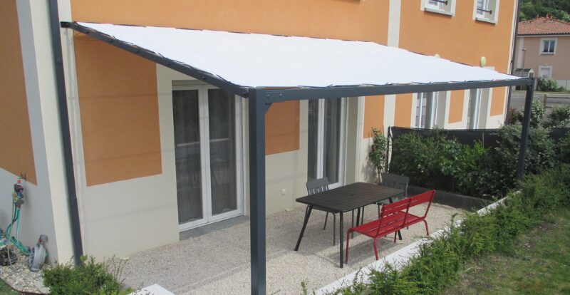 Article 48 : Transformez votre extérieur en oasis de confort avec une pergola d'Asymetrix YHF